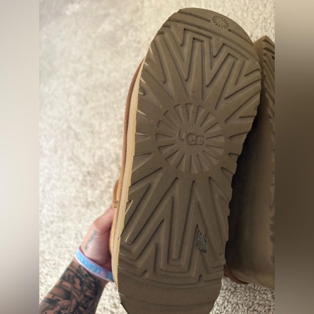 UGG Tan Platform Boots - Picture 2 of 6